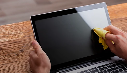 ¿Cómo limpiar la pantalla del computador? -Tips Familia®