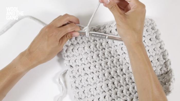 How To Join A New Ball In Crochet - Step 3