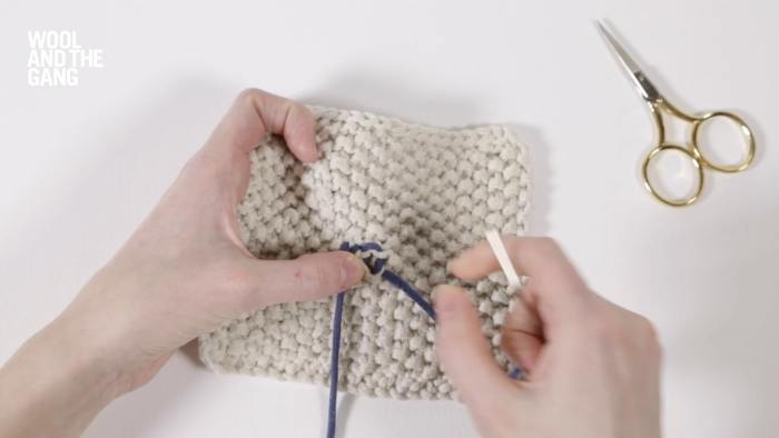 How To Weave In The Ends With Moss Stitch - Step 6