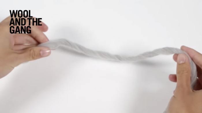 How To Make A Slip Knot - Step 1