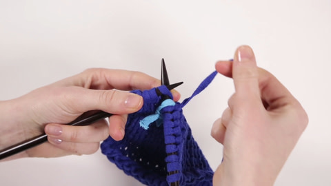 How to Use Yarn Markers When Knitting - Step 4