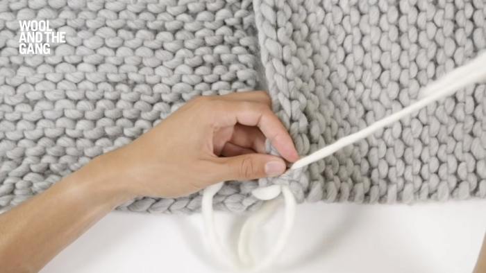How to: knit a perpendicular invisible seam - Step 5