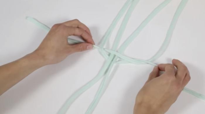 How To Make A Half Square Knot In Macramé - Step 3