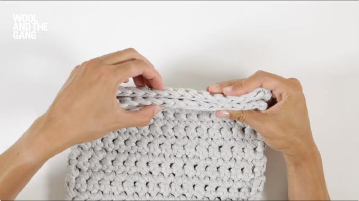 How to Crochet Straight Stitch - Step 1