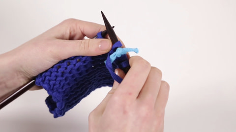 How to Use Yarn Markers When Knitting - Step 6