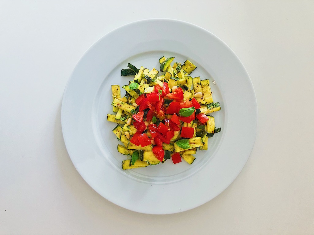 Grilled zucchini salad with pesto