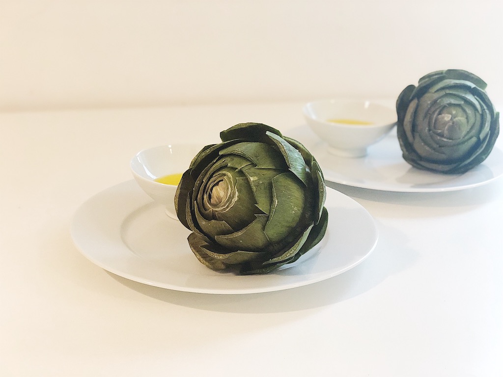 Artichokes with fresh garlic butter