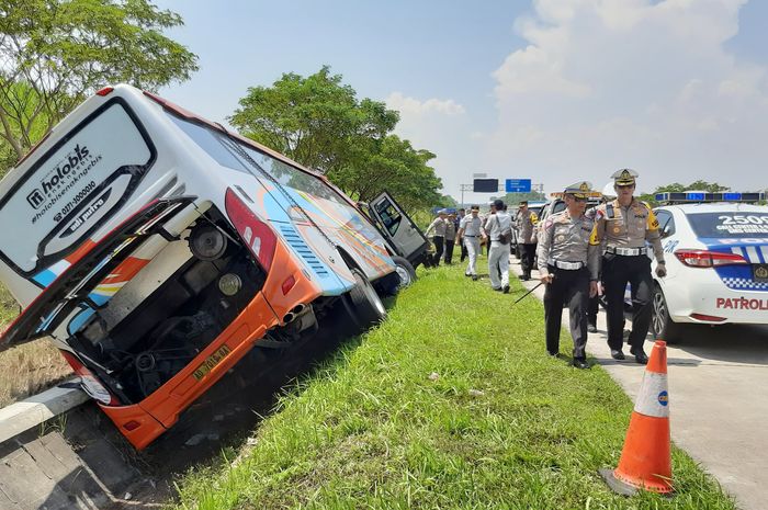 Kecelakaan Bus di Tol Batang, KNKT Menyinggung Perihal Fitur Keselamatan Kendaraan 
