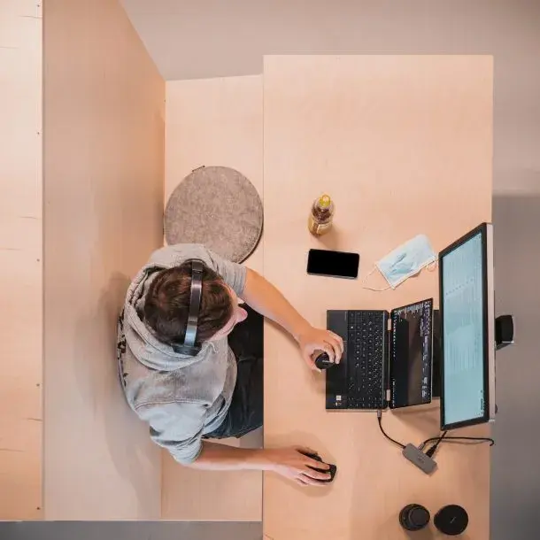 the-9th-coworking-QeaGAUjW fw-unsplash-610x610