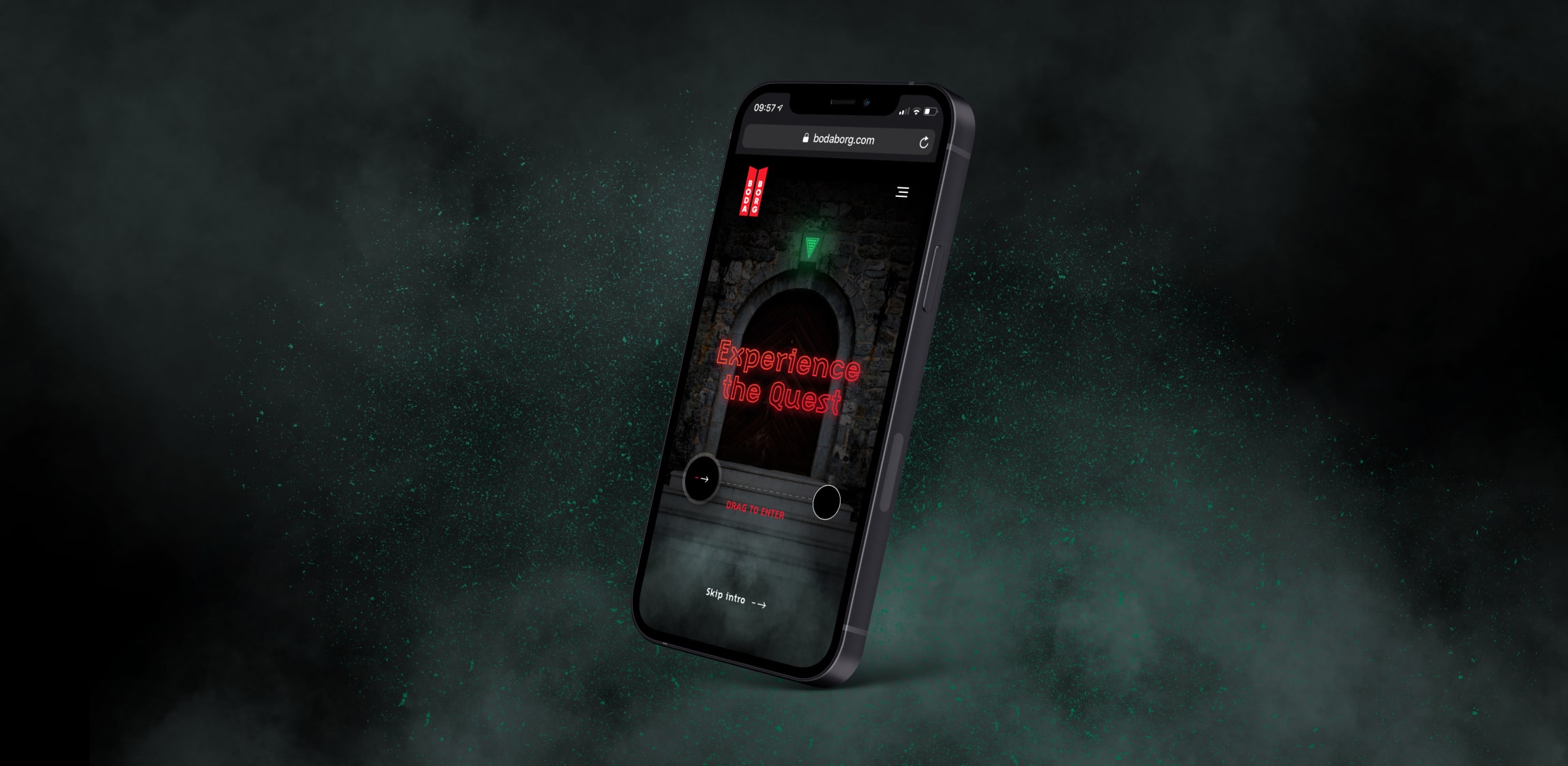 De homepagina van de Boda Borg website uitgelicht op een smartphone. 