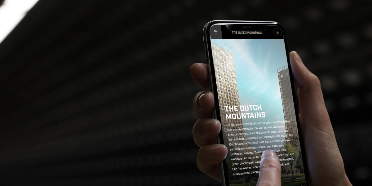 De homepagina van The Dutch Mountains geopend op een smartphone 