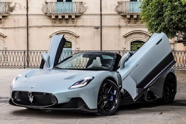 Maserati MC20 cabriolet Cielo silver front
