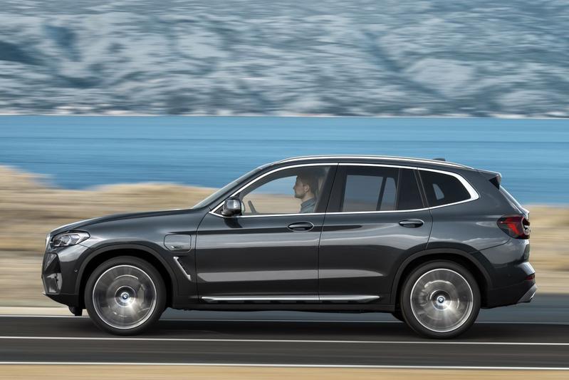 BMW X3 2017+ black side