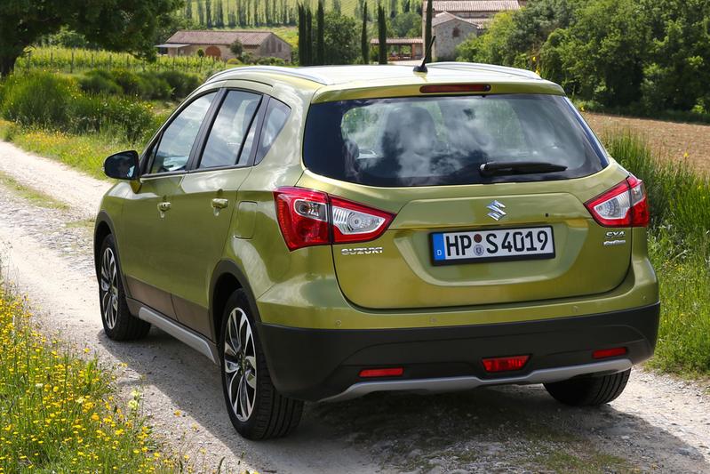 Suzuki S-Cross 2013 2022 gold rear