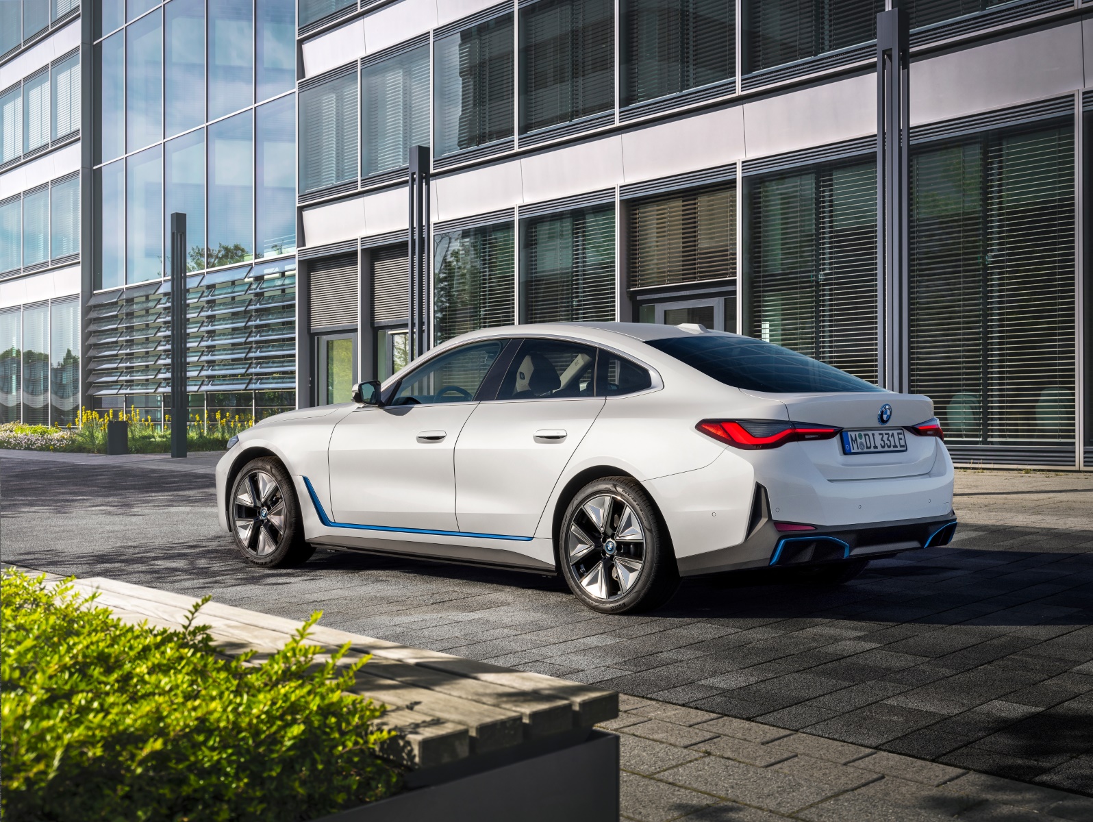 BMW i4 Hatchback Automaat Rear