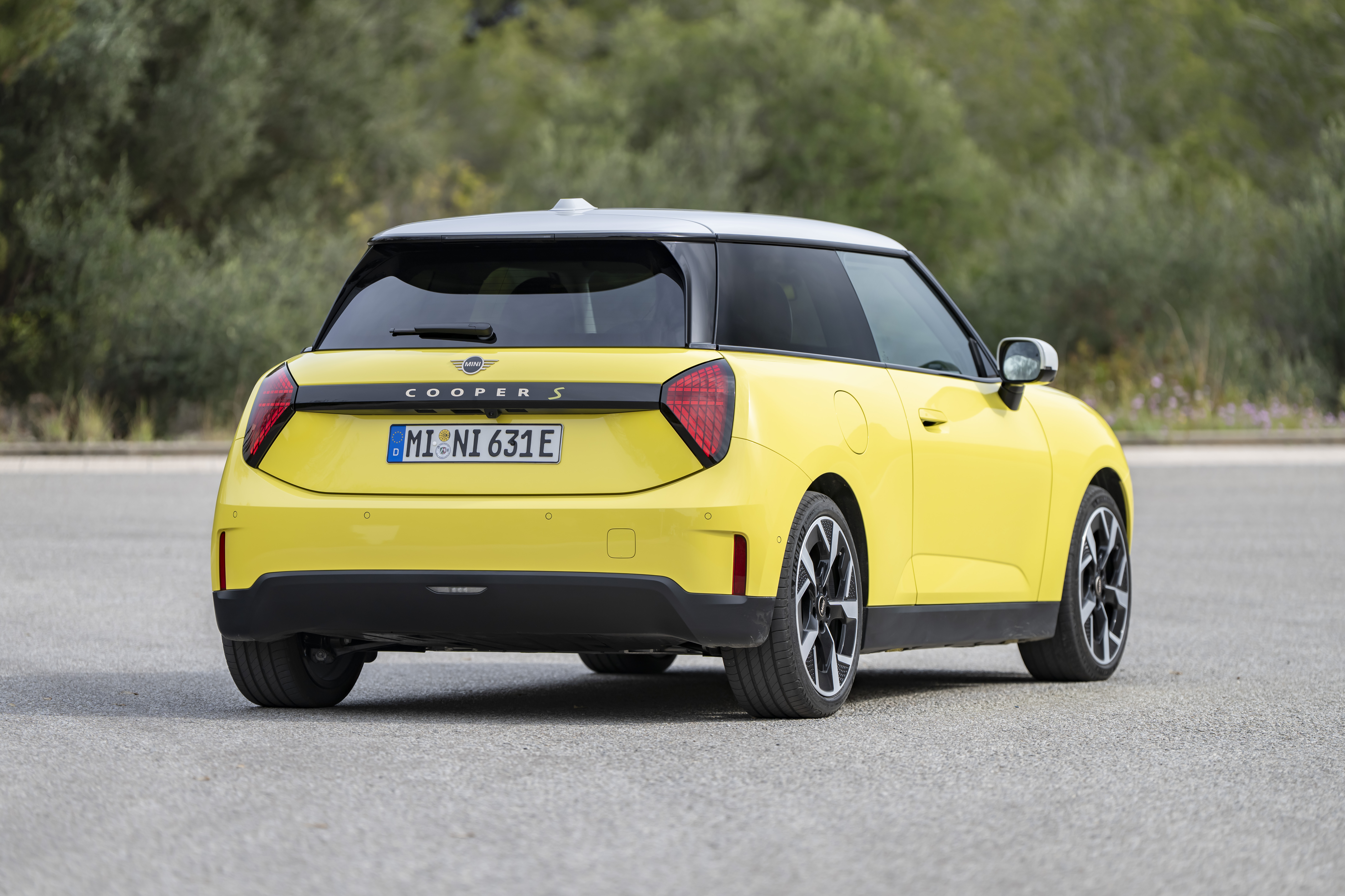 P90550466 highRes mini-cooper-se-05-20