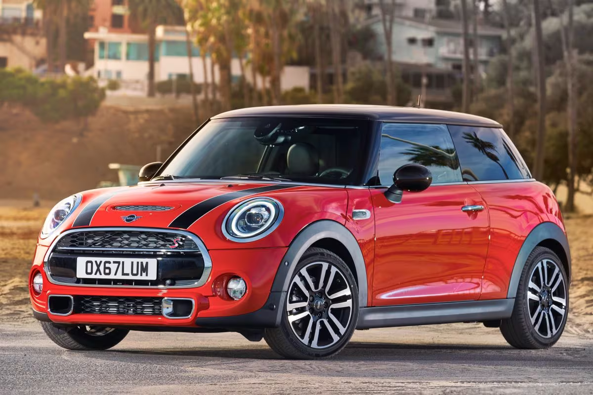 Mini Cooper 2014 red front