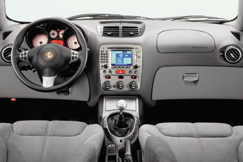 Alfa Romeo GT Coupé Interior
