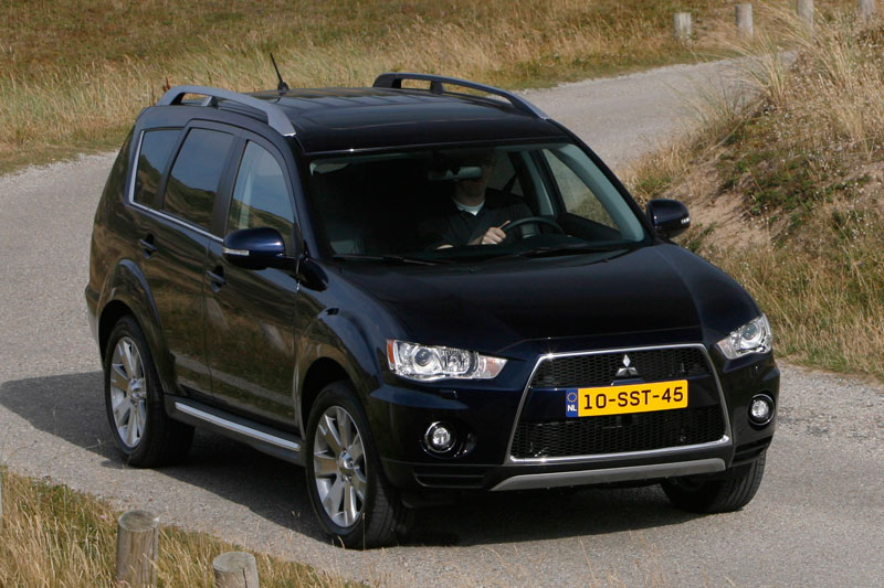 Mitsubishi Outlander 2007-2013 zwart front