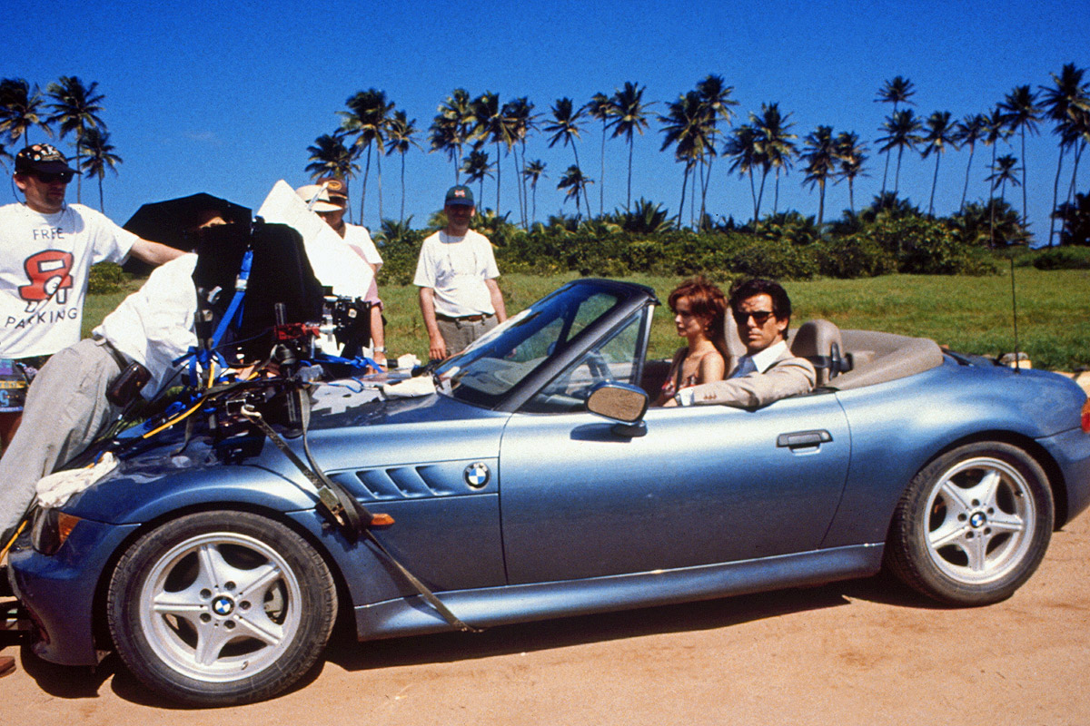 BMW Z3 met Pierce Brosnan tijdens het filmen van James Bond