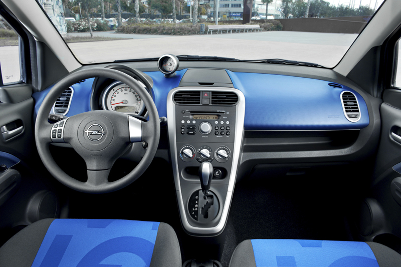 Opel Agila Hatchback binnenkant
