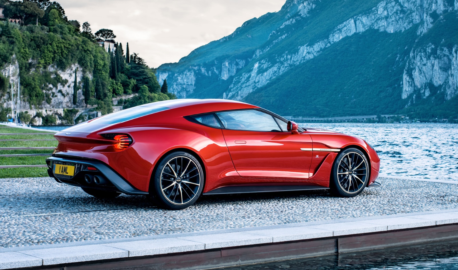 Aston Martin Vanquish Coupé Automaat 6.0 V12 Rear