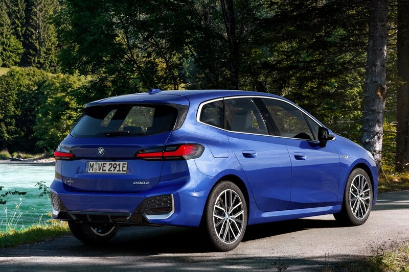 BMW 2 Serie Active Tourer 2021 blue rear
