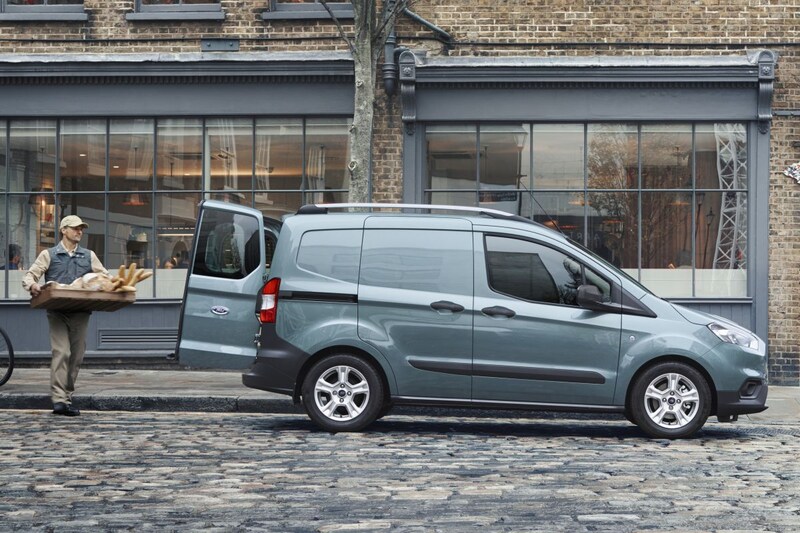Ford Transit Courier 2018 gray side