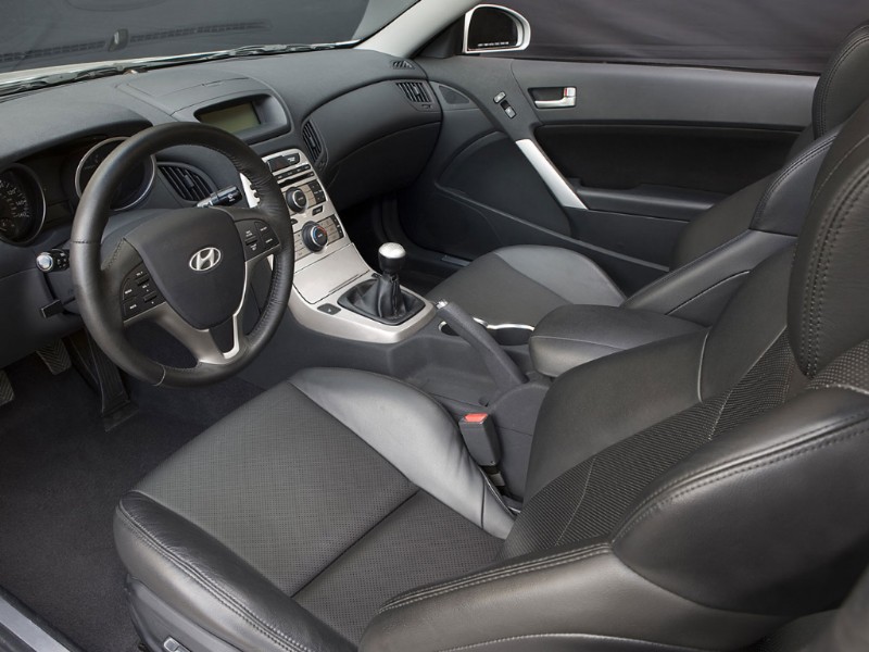 Hyundai Genesis Coupé Interior