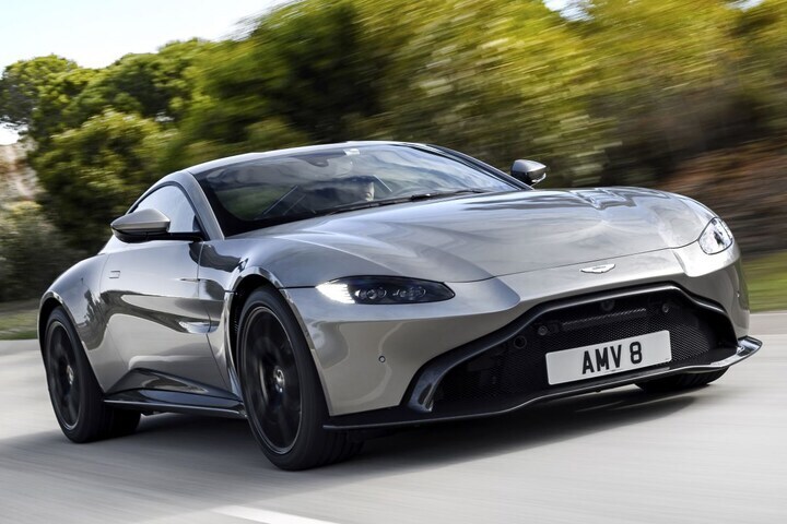 Aston Martin V8 Vantage 2018 silver