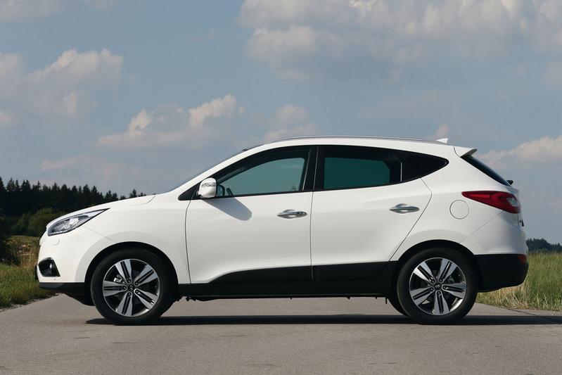 Hyundai ix35 2010 2015 white side