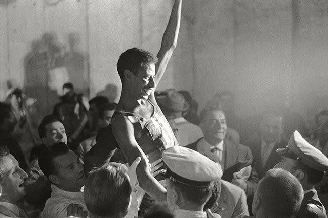 Abebe Bikila triumphant 1960