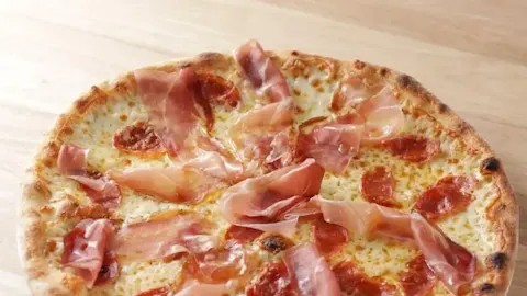 Mister O1 Extraordinary Pizza - piero