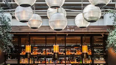 Lettuce Entertain You - Restaurant Interior