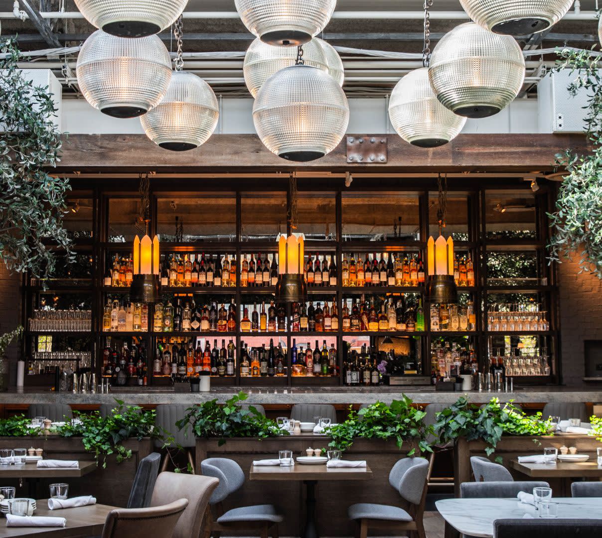 Lettuce Entertain You - Restaurant Interior