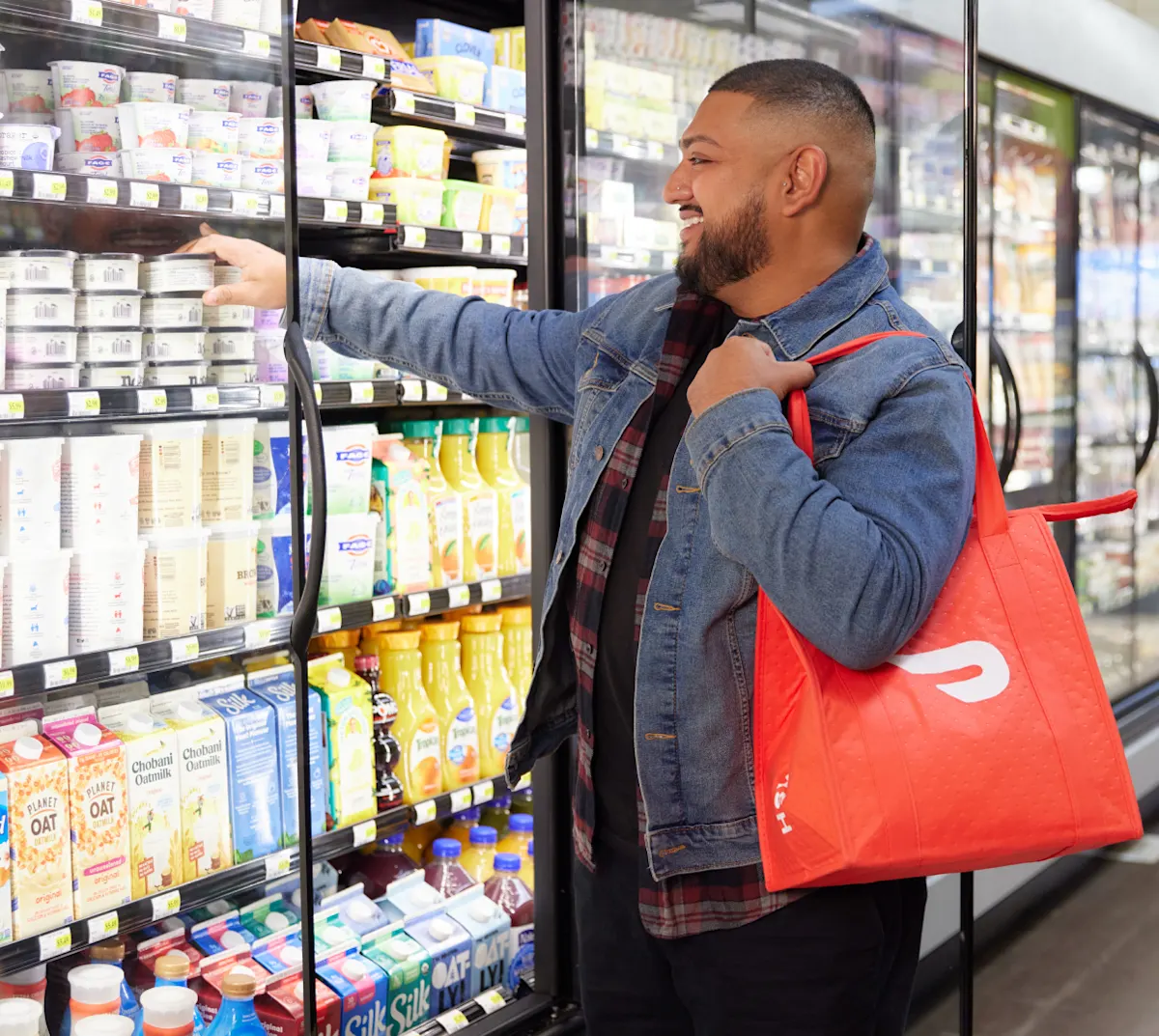 Dasher picking groceries