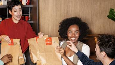 DDfB - Blog - Simplify Office Catering With DoorDash for Business - hero