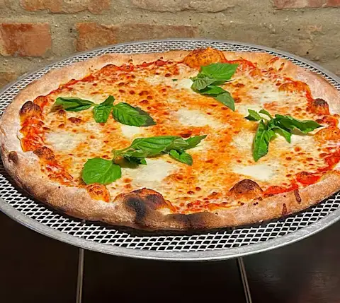 CxBlog-DD-CHI-Pizza-Naudi-Signature-Pizza