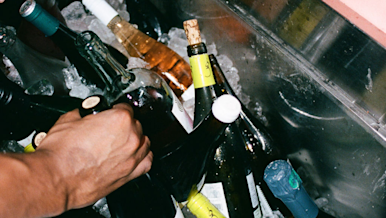 Women of wine_lead