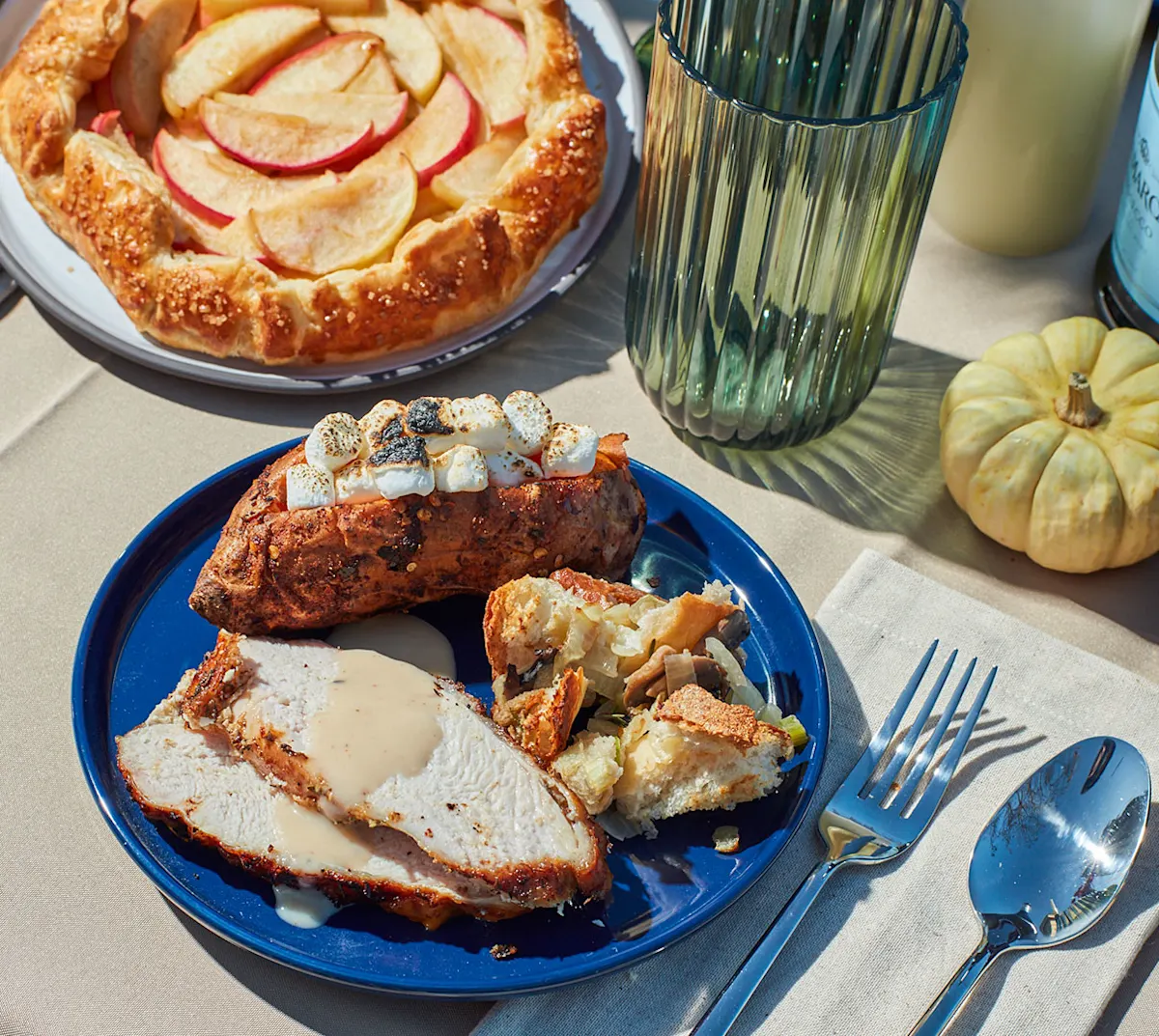 CxBlog-DD-Thanksgiving-Outside-LEAD