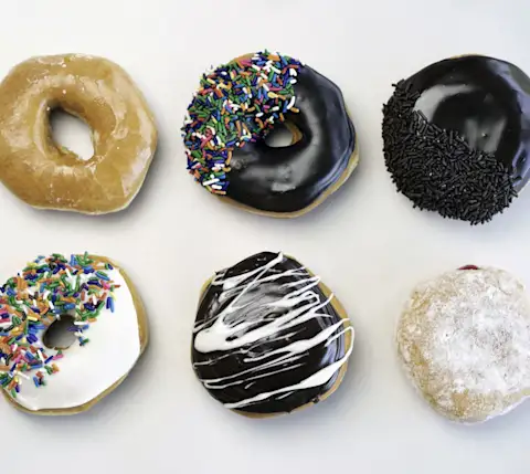 BestDessertsPhilly YumYumBakeShops donuts article