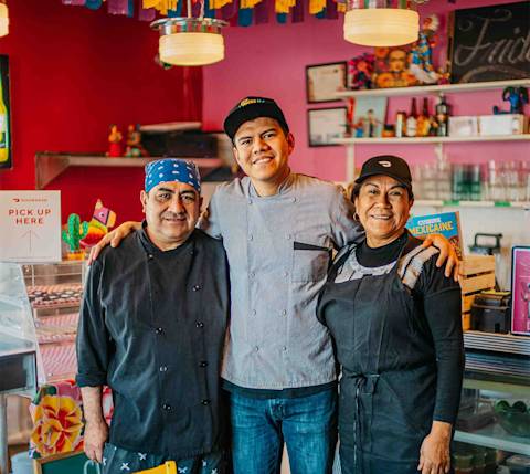 Mx - CA Homepage restaurant owners smiling