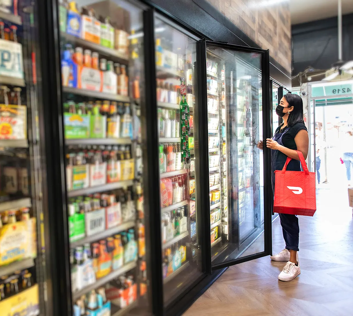 Dx Blog - How to Deliver Alcohol with DoorDash as a Dasher - header (masked female dasher)