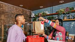 Dasher leaving restaurant