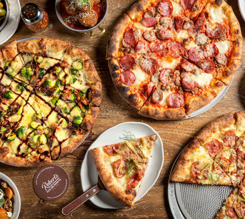 BestRestaurantsChicago RobertsPIzzaAndDoughCompany pizzas article