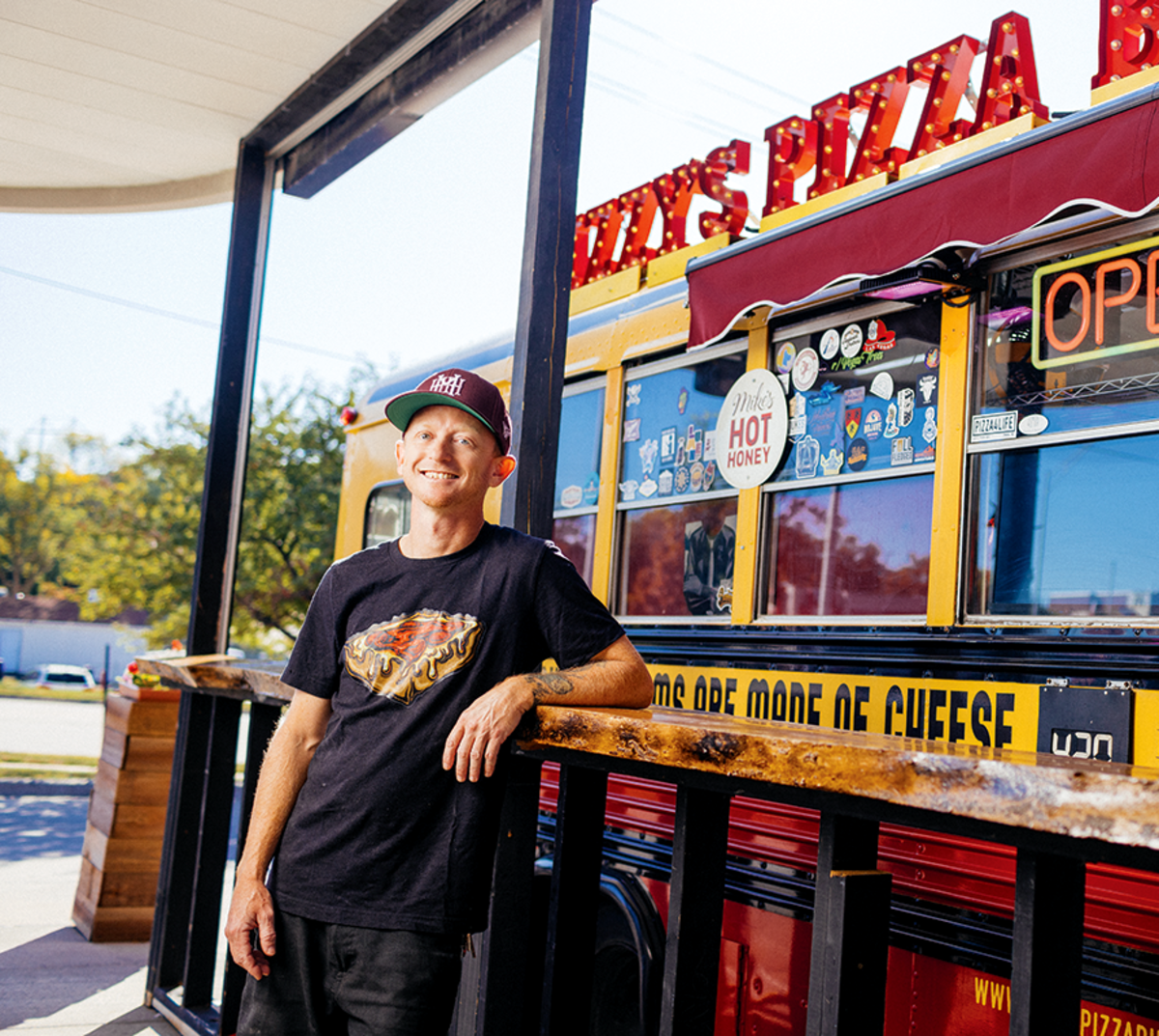 Mx - Izzy's Pizza - Header