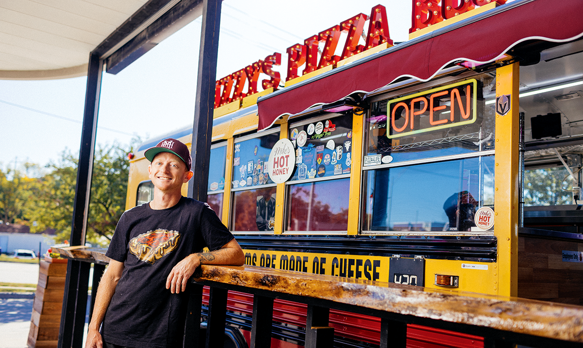 Mx - Izzy's Pizza - Header