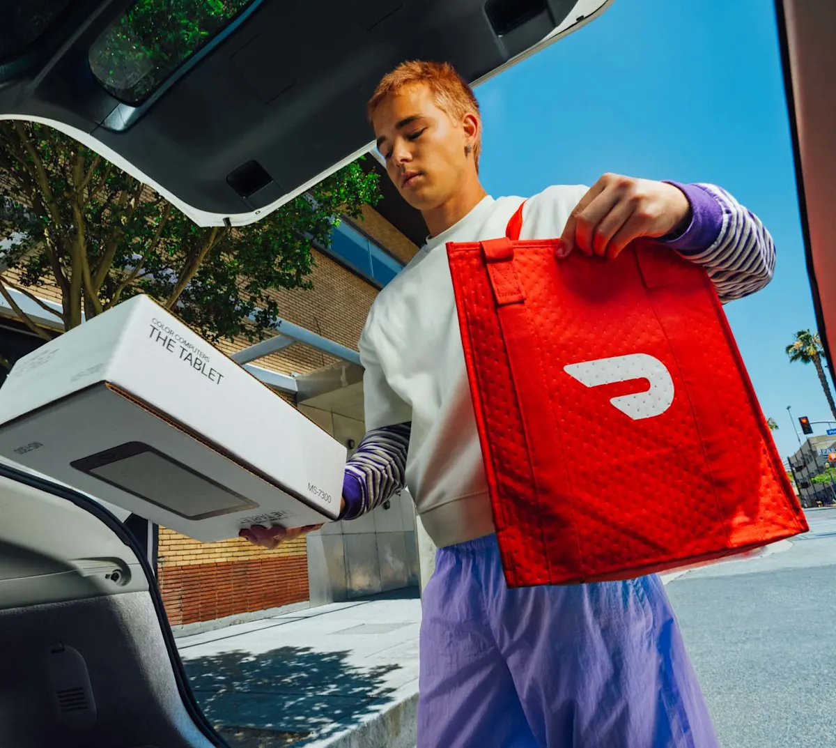 Dx Blog - Shop & Deliver: Dasher Joshua's Top Tips for Electronics Delivery - Hero Image