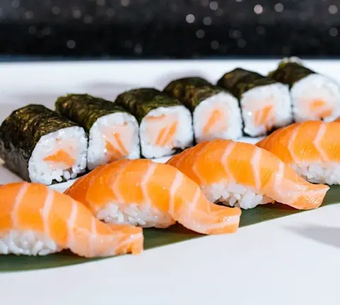 Tsuki Sushi - salmon sushi