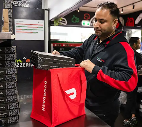 Manoosh Pizzeria DoorDash bag